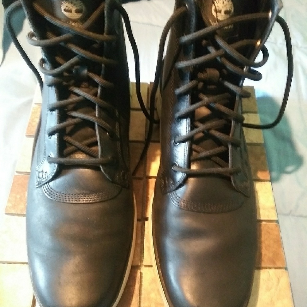 Timberland black comfort lights...worn once but is